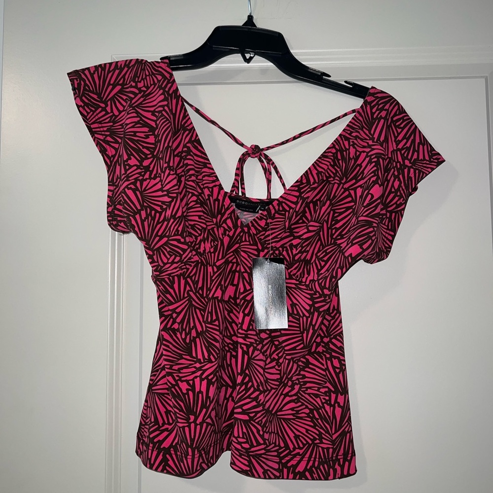 Very pretty blouse, NWT